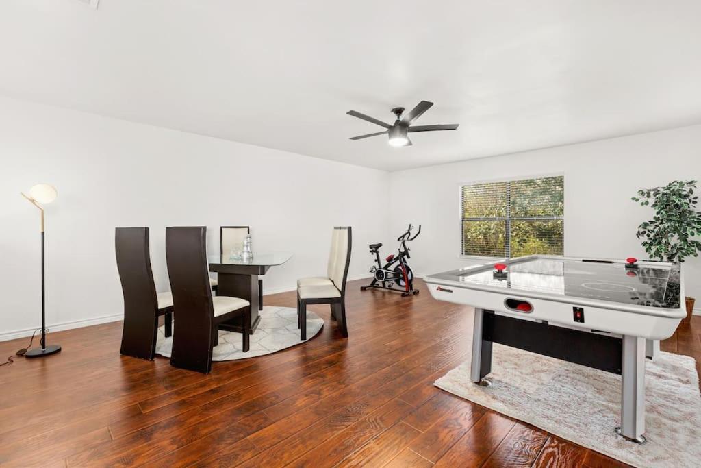 5 Bedrooms With Chefs Kitchen 2 Masters Room And Game Lounge San Antonio Kültér fotó