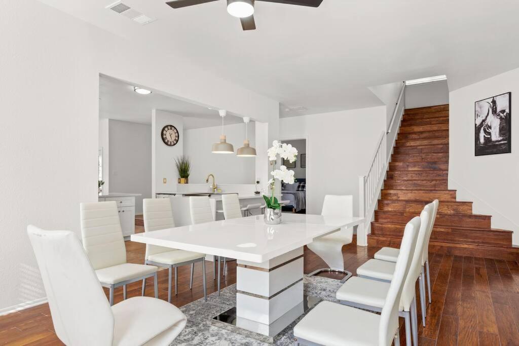 5 Bedrooms With Chefs Kitchen 2 Masters Room And Game Lounge San Antonio Kültér fotó